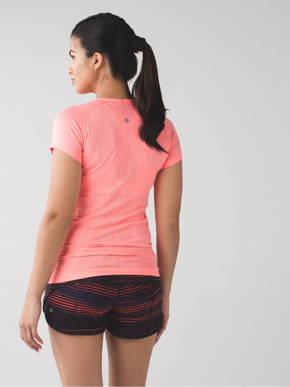 Lululemon Swiftly Tech Short Sleeve Crew size 6 - Picture 4 of 8